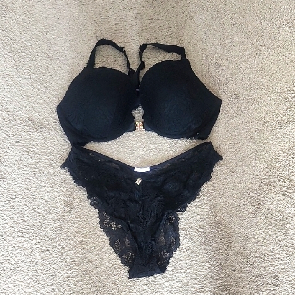 Savage Fenty Elegant Black Lace Lingerie Bra And Panty Set